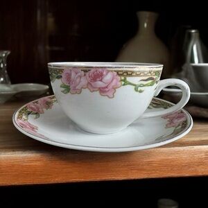 Vintage Alfred Meakin Glasgow Small Rose Pattern Tea Cup and Saucer Gold Trim